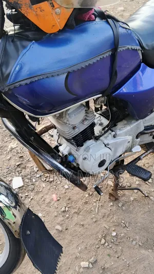 Bajaj Boxer 100 2022 Blue