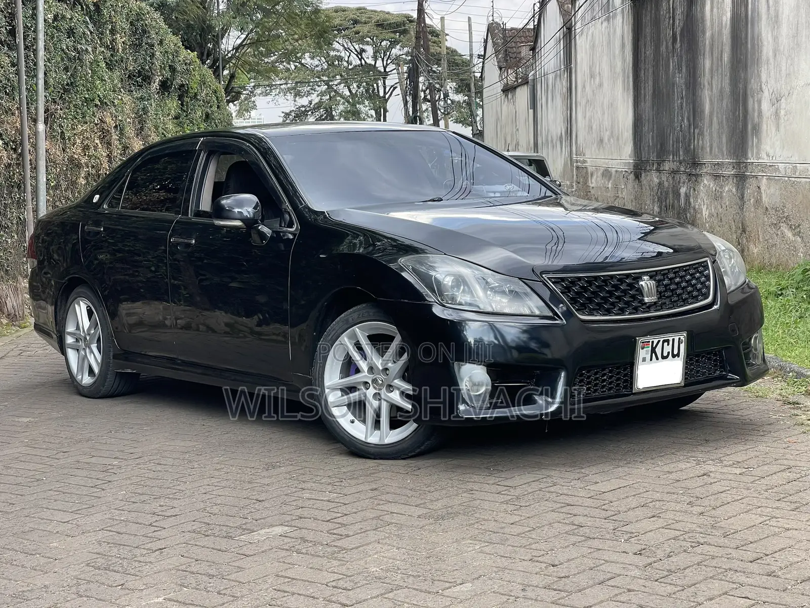 Toyota Crown 2012 Black