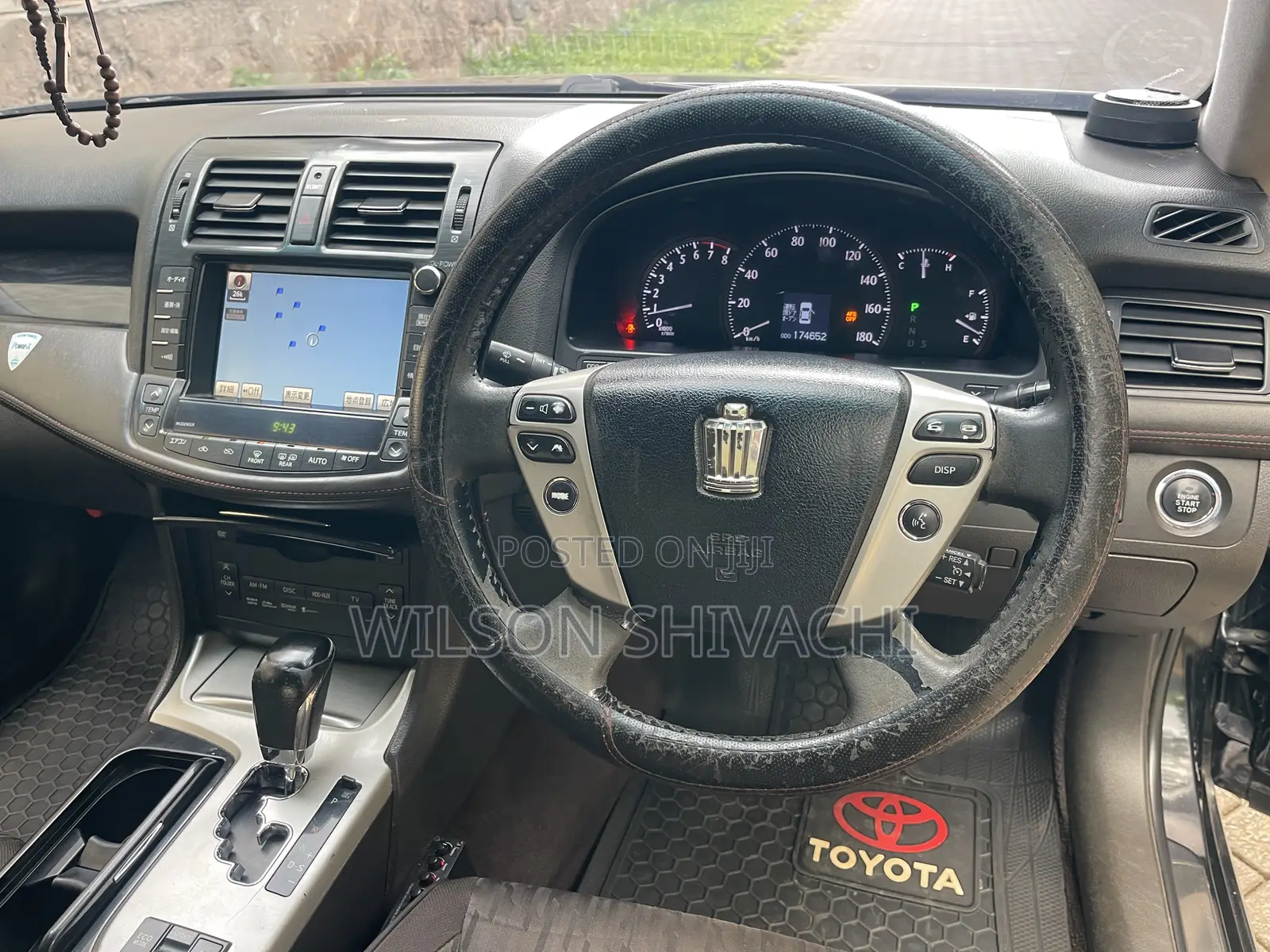 Toyota Crown 2012 Black