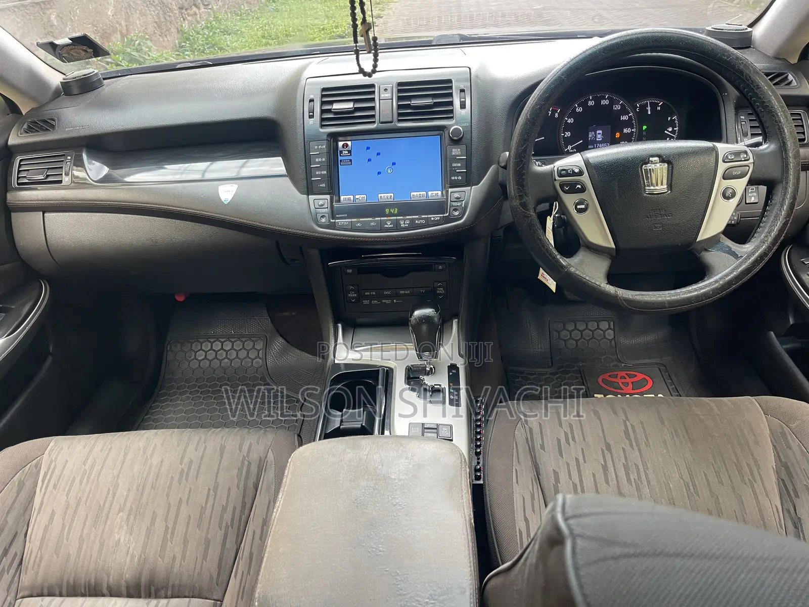 Toyota Crown 2012 Black