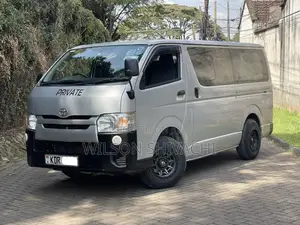 Toyota HiAce 2017 Silver