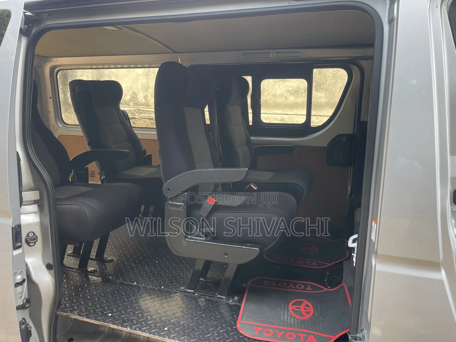 Toyota HiAce 2017 Silver