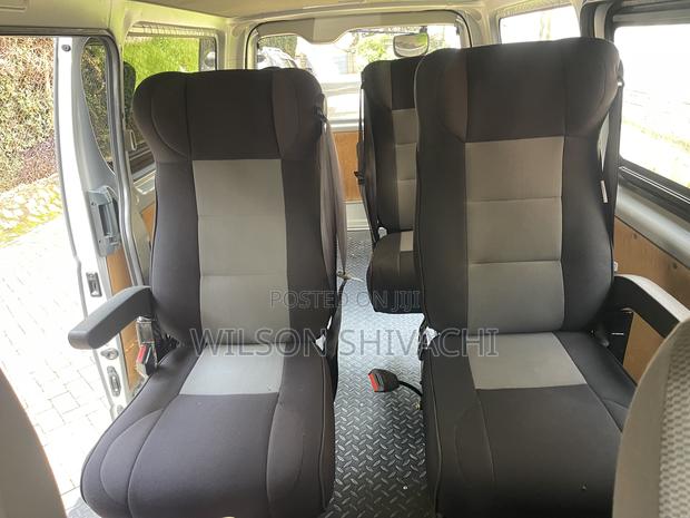 Toyota HiAce 2017 Silver - thumbnail 12