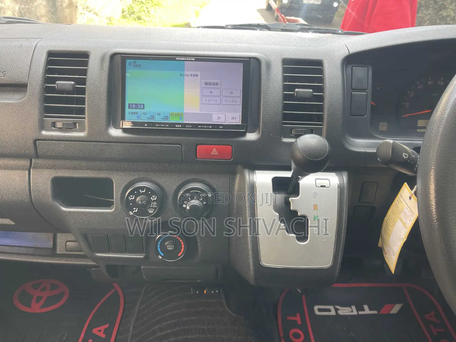 Toyota HiAce 2017 Silver