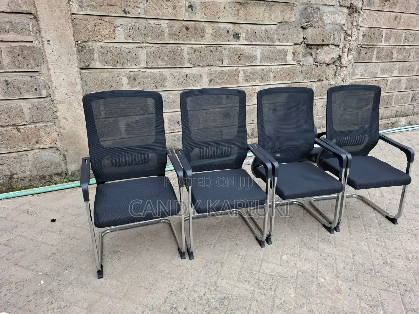 Elegant Waiting Chair