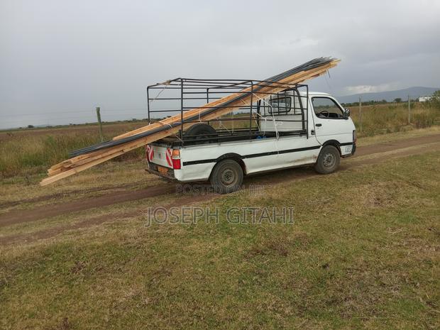 Toyota HiAce 2000 White