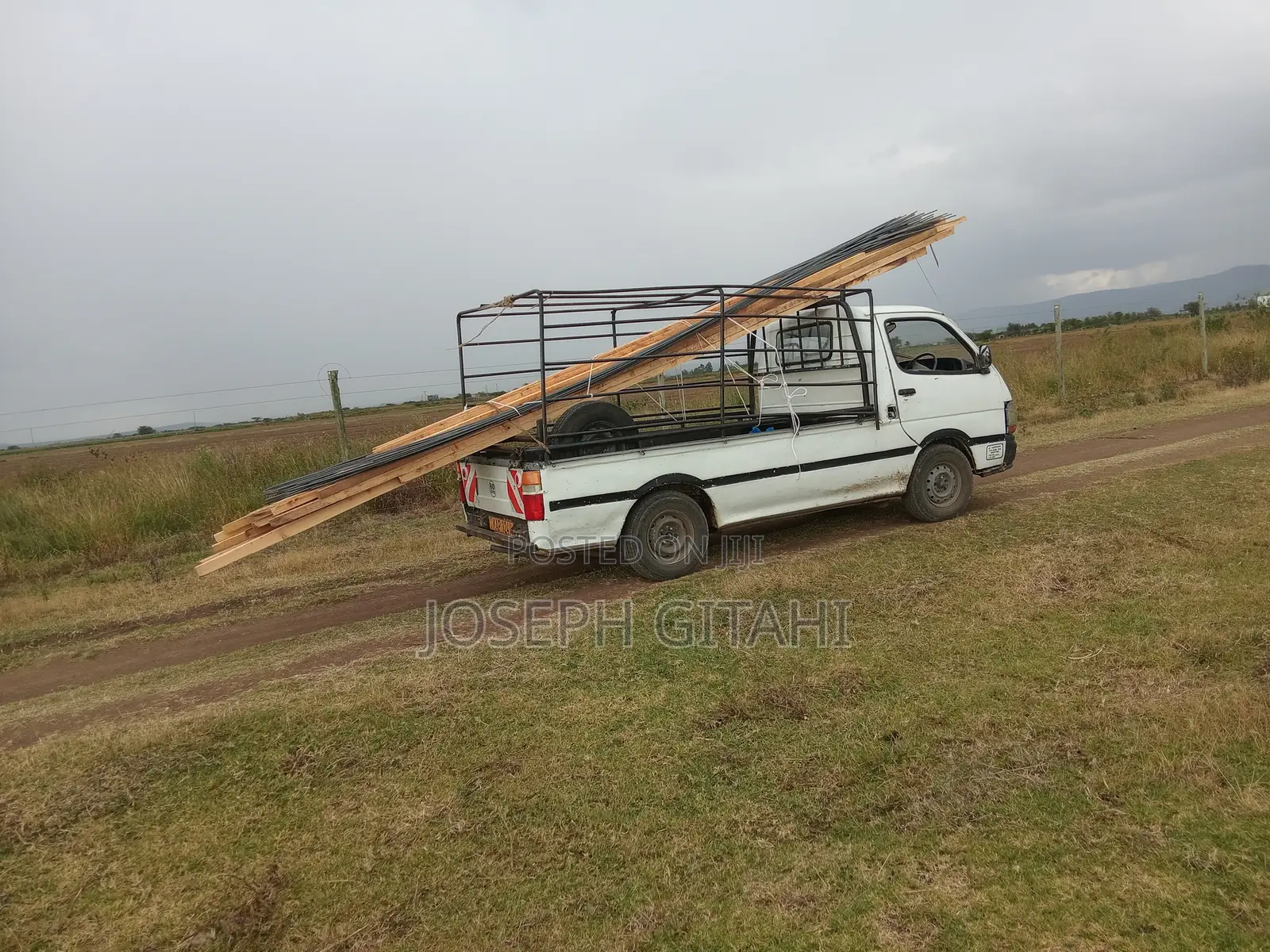 Toyota HiAce 2000 White