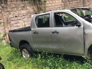 Toyota Hilux 2019 Silver