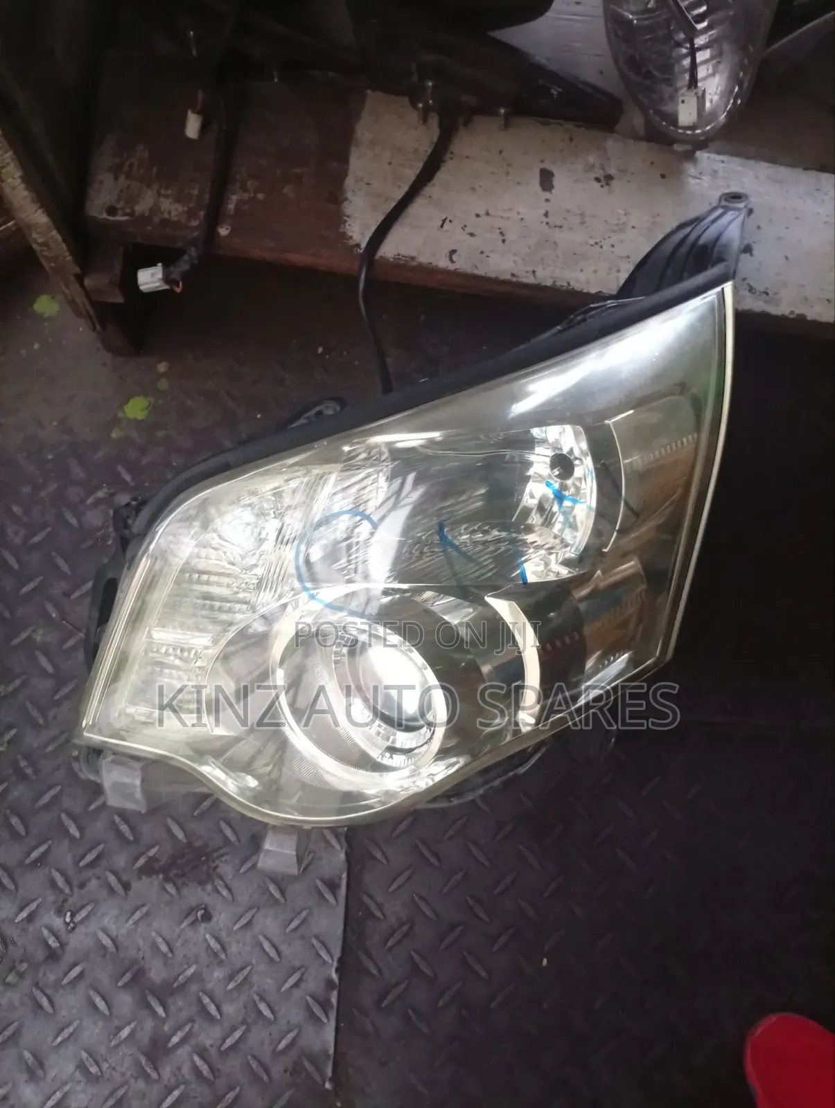 Toyota Noah 2010\2012 Model Available Xeno Complete 