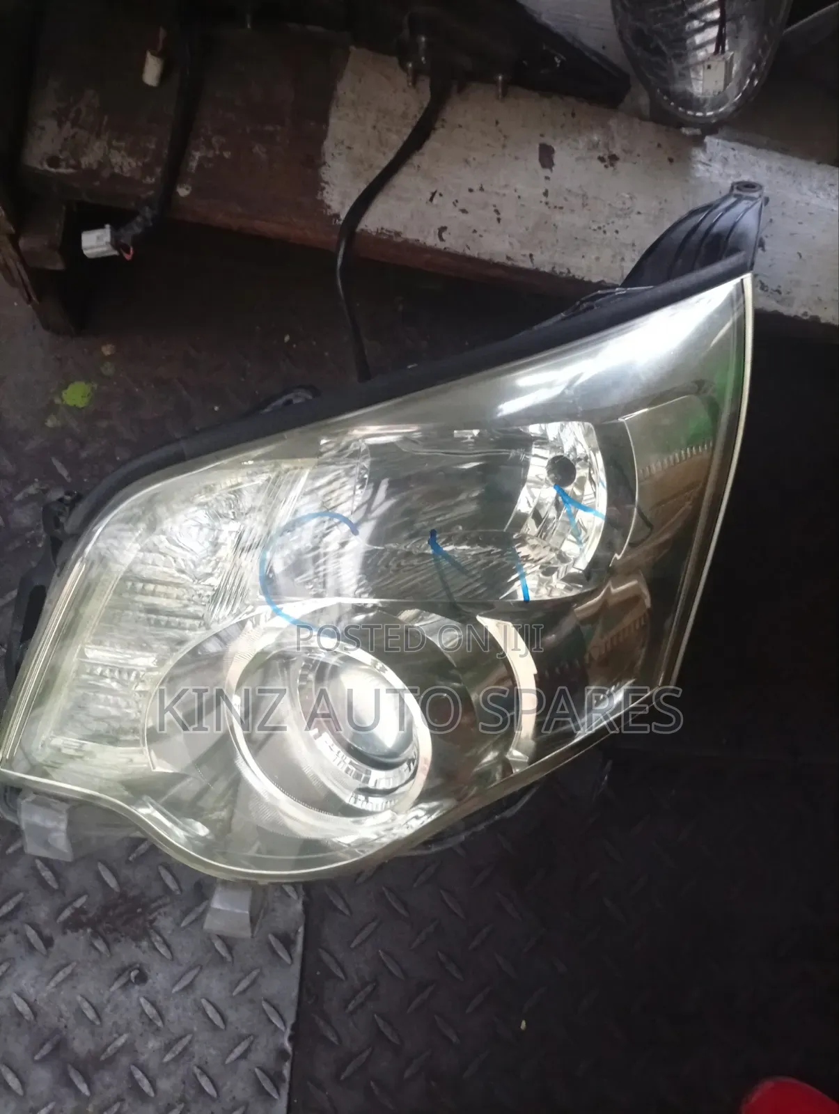 Toyota Noah 2010\2012 Model Available Xeno Complete 