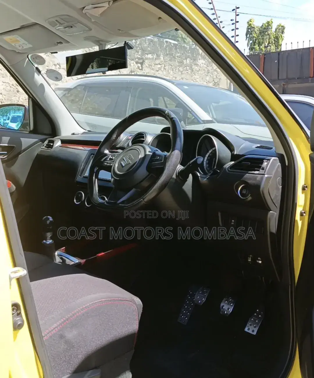 Suzuki Swift 2019 Yellow