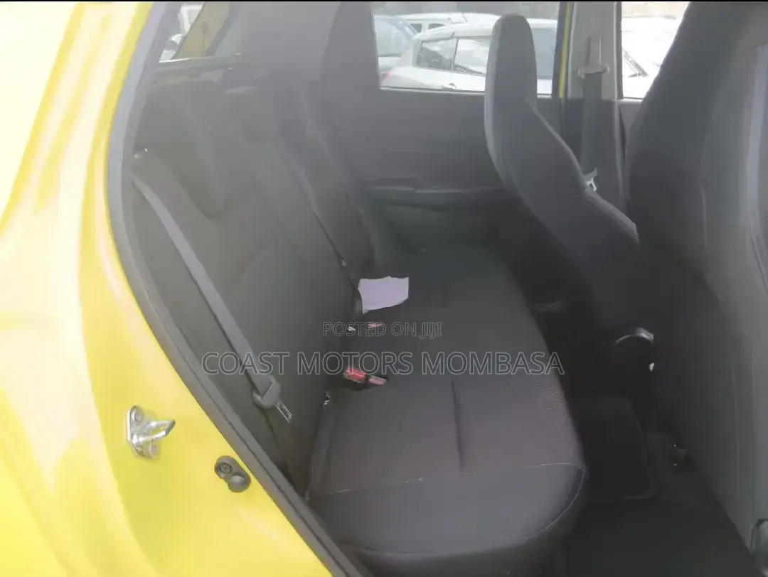 Suzuki Swift 2019 Yellow