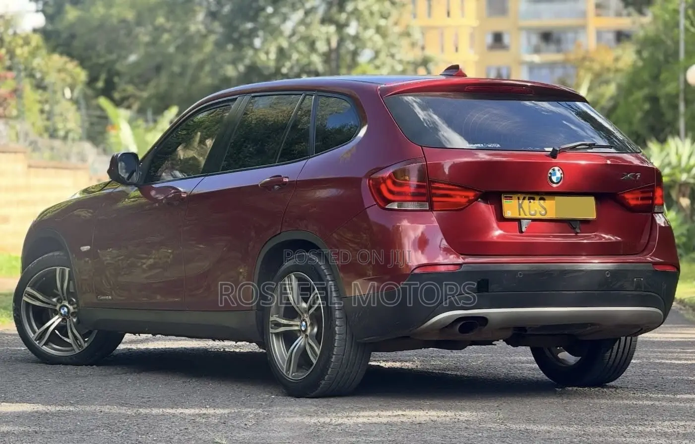 BMW X1 2011 Maroon