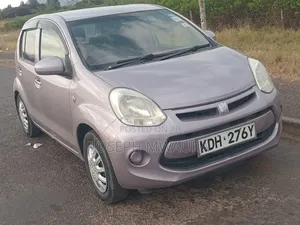 Toyota Passo 2015 Pink