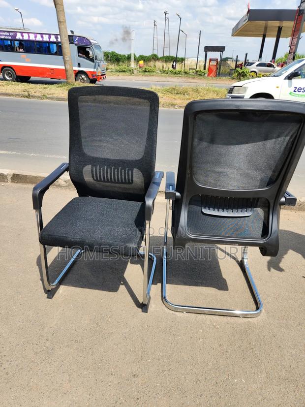 Ergonomic Mesh Visitor Office Chair With Chrome Cantilever Frame - thumbnail 2