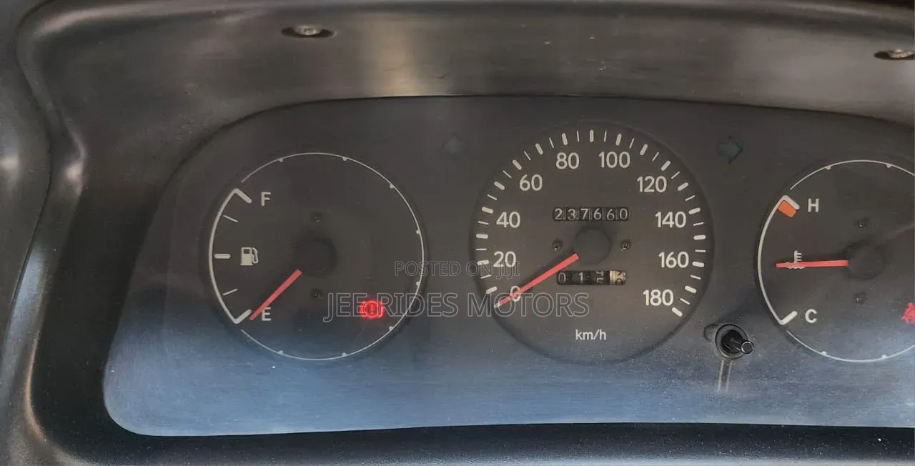 Toyota Corolla 2002 White