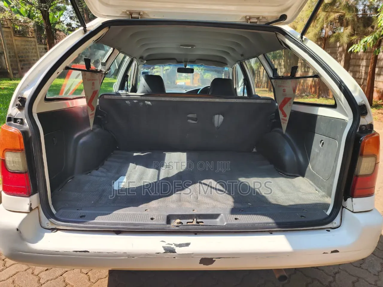 Toyota Corolla 2002 White
