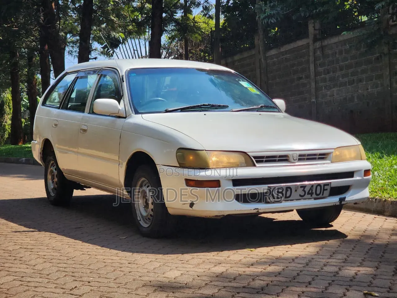 Toyota Corolla 2002 White