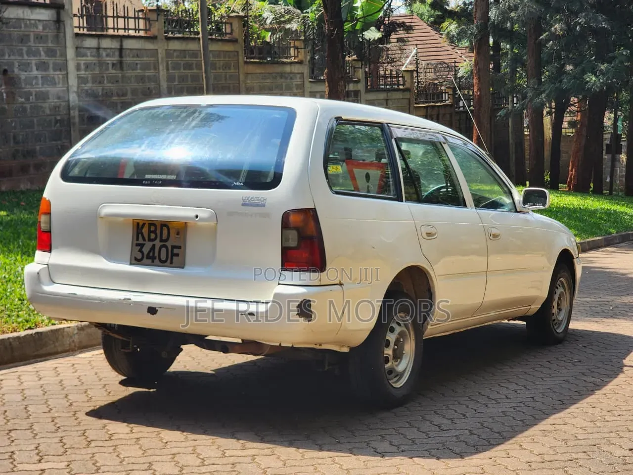 Toyota Corolla 2002 White