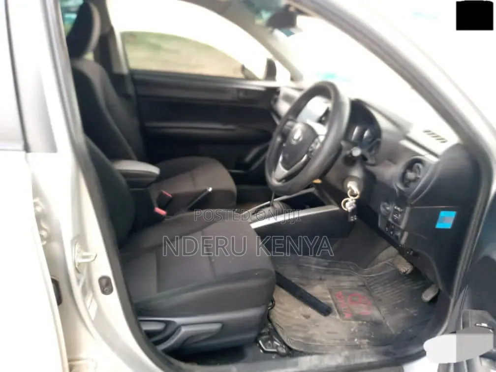 Toyota Corolla Fielder 2019 Silver
