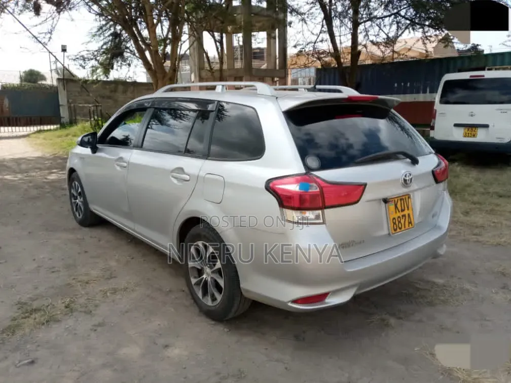 Toyota Corolla Fielder 2019 Silver