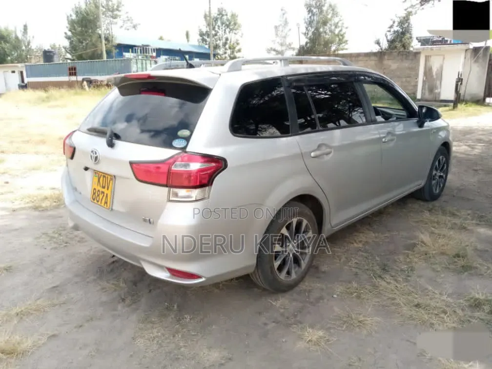 Toyota Corolla Fielder 2019 Silver