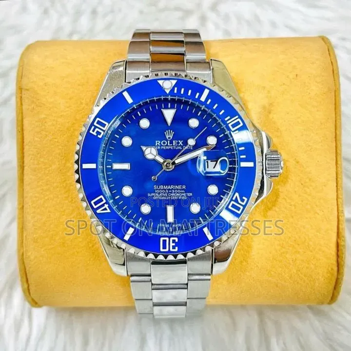 Rolex Submariner Automatic Watch for Gents. Up to 38hrs Power Reserve.