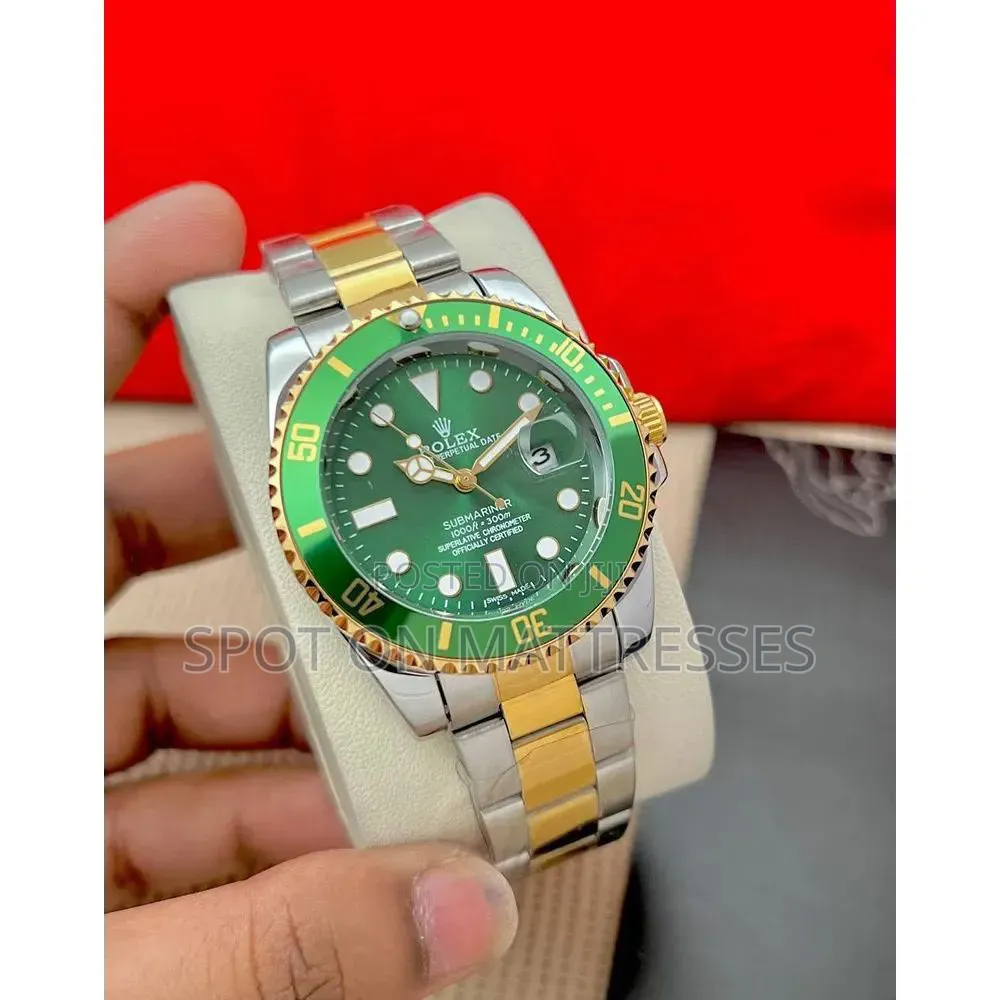 Rolex Submariner Automatic Watch for Gents. Up to 38hrs Power Reserve.