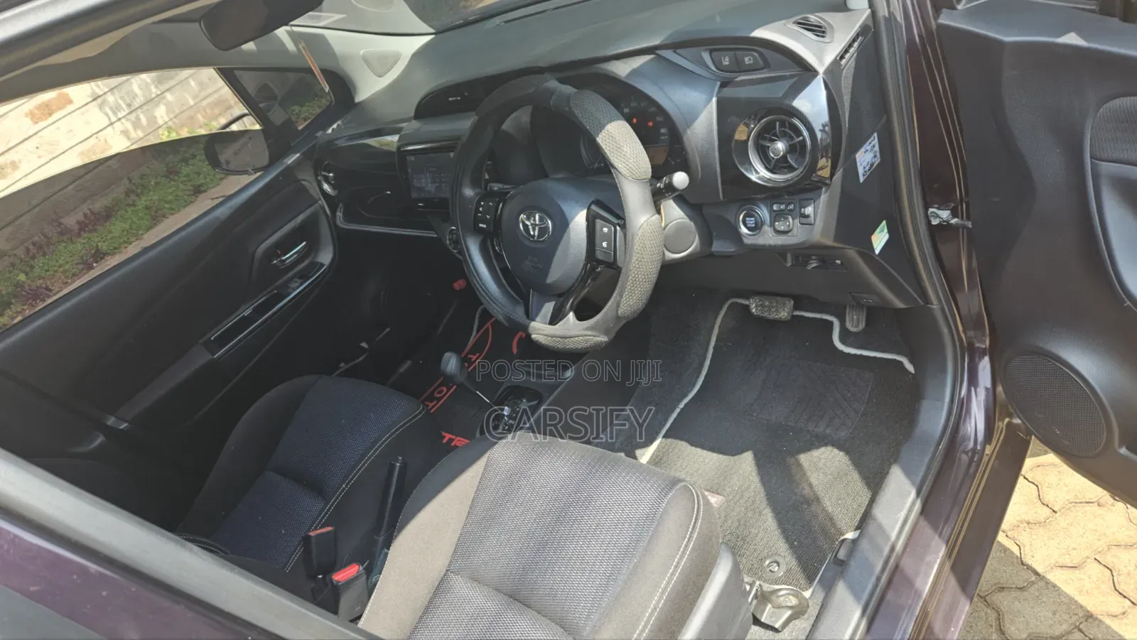 Toyota Vitz 2018 Burgundy