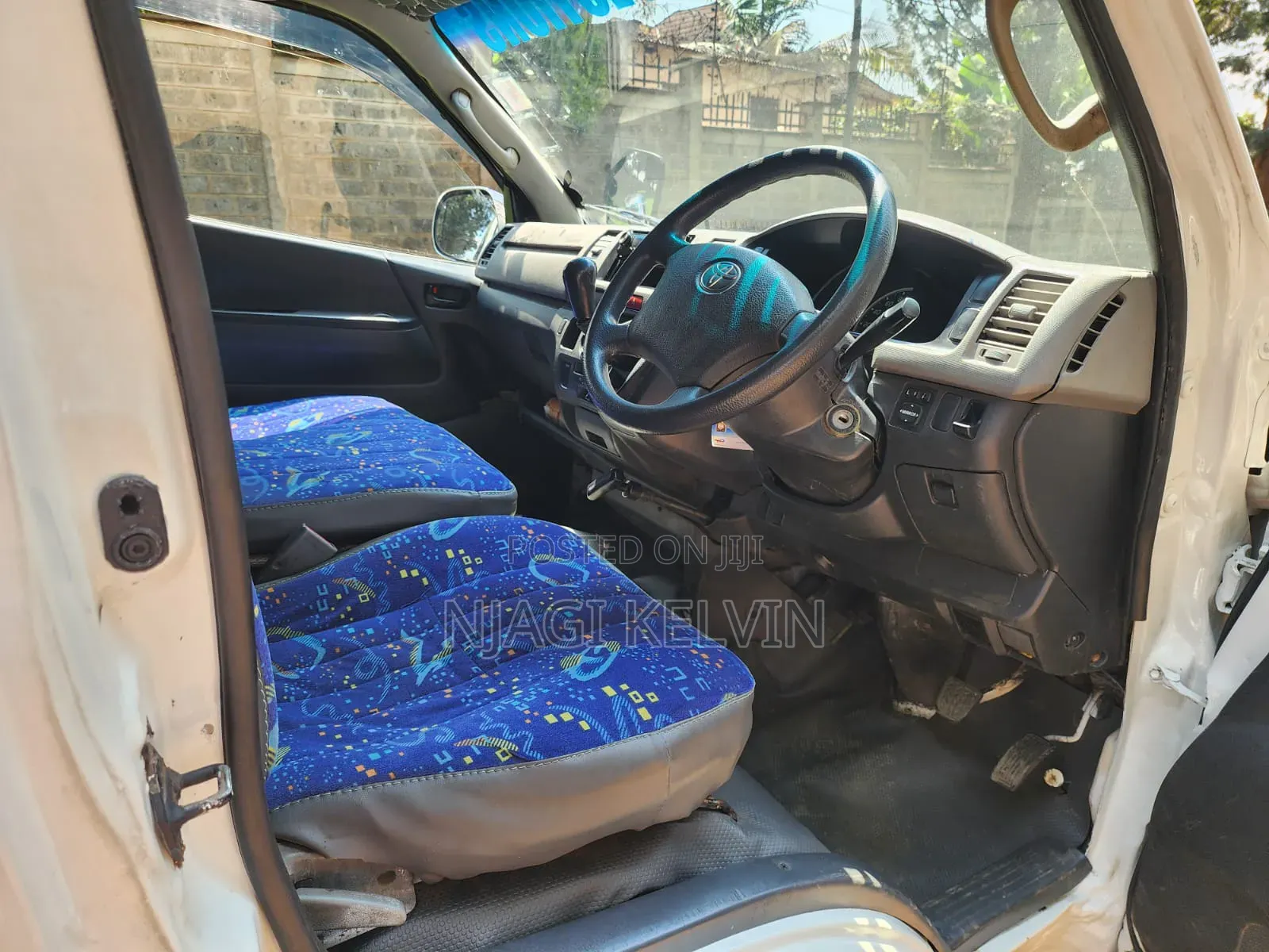 Toyota HiAce 2009 White