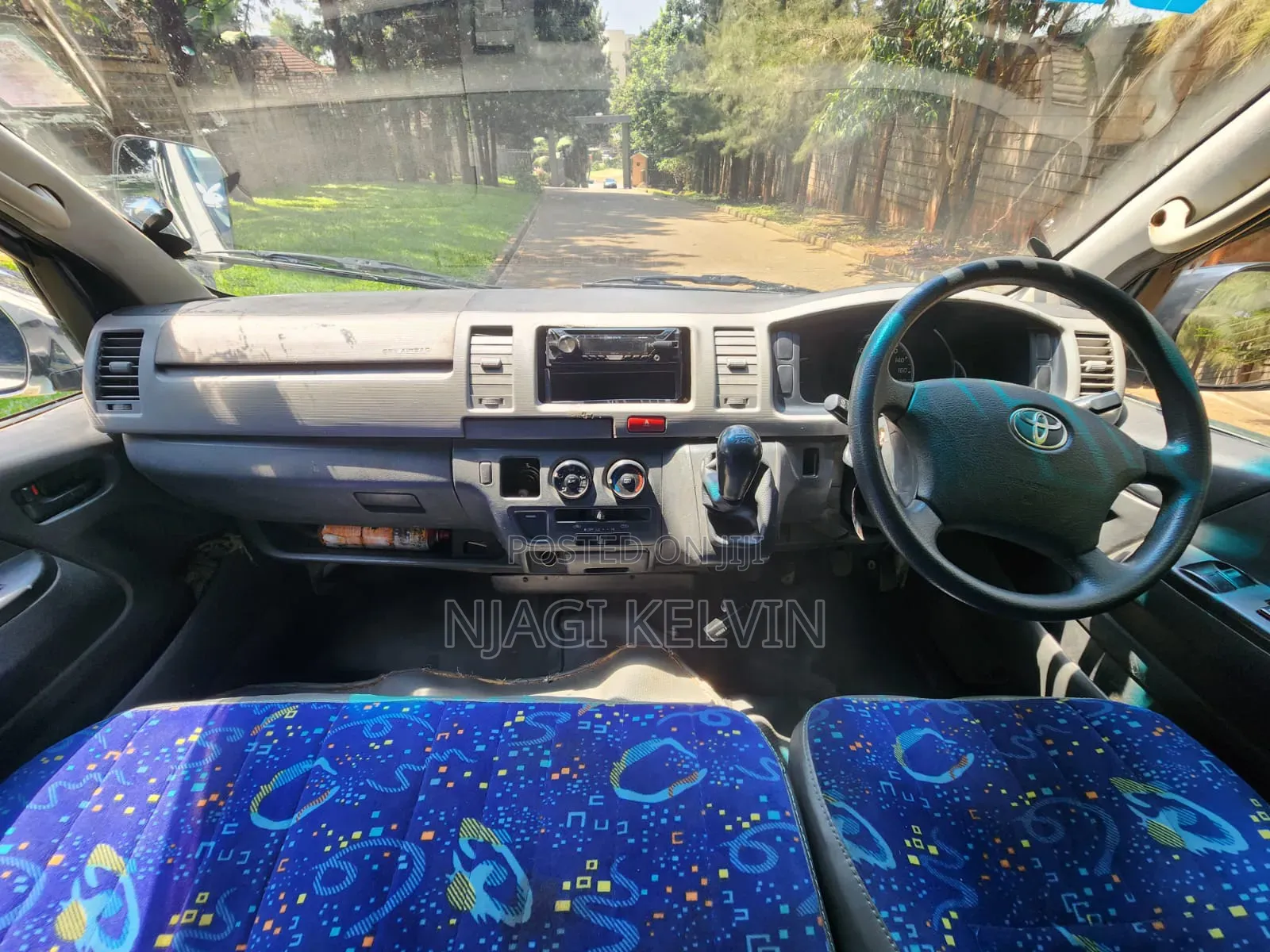 Toyota HiAce 2009 White