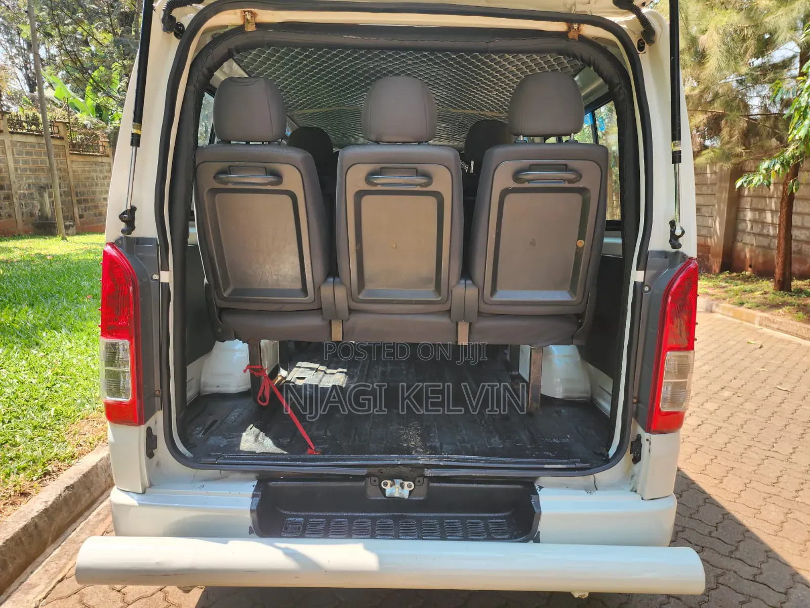 Toyota HiAce 2009 White