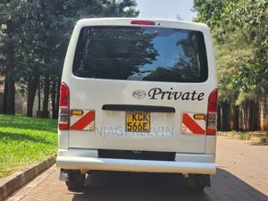 Toyota HiAce 2009 White