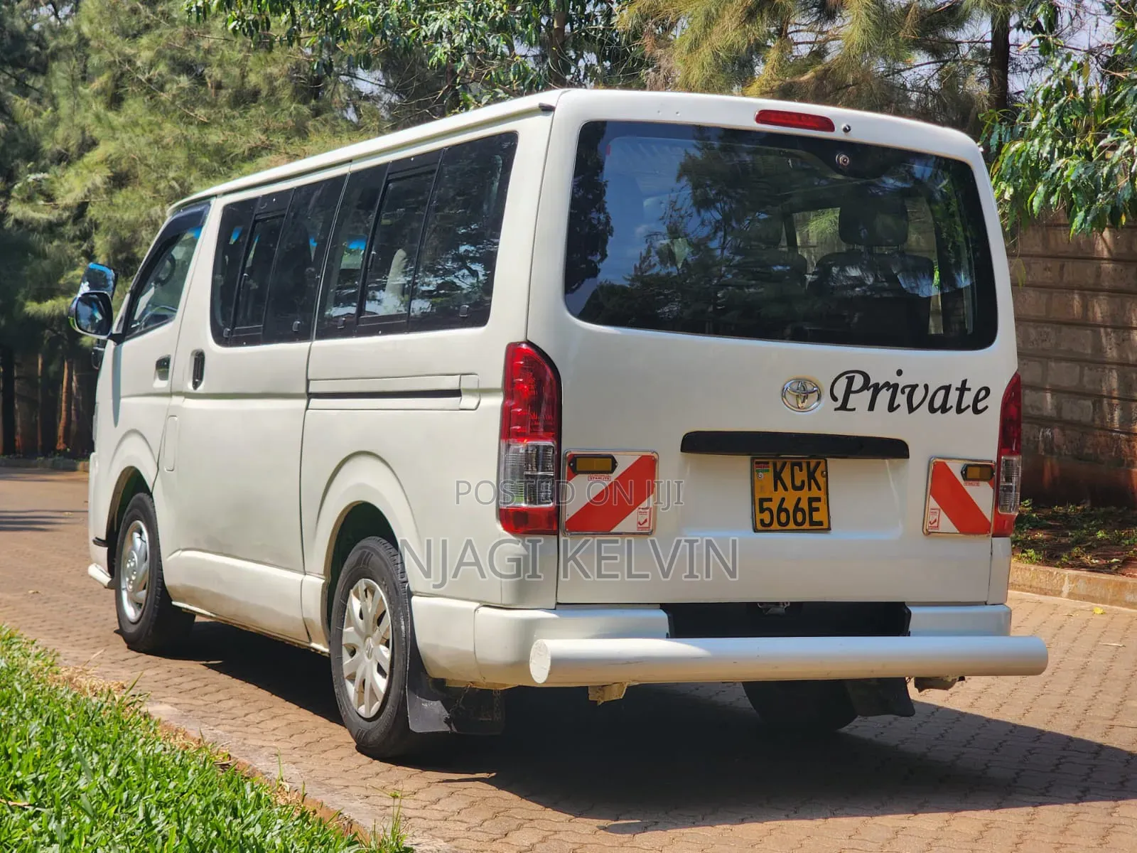 Toyota HiAce 2009 White