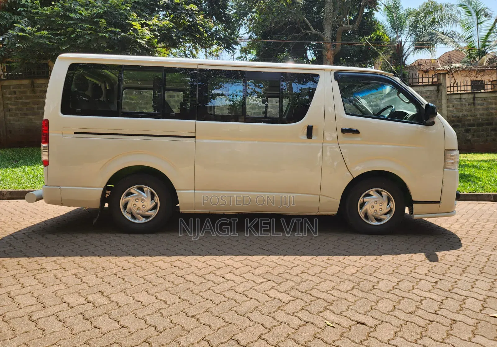 Toyota HiAce 2009 White