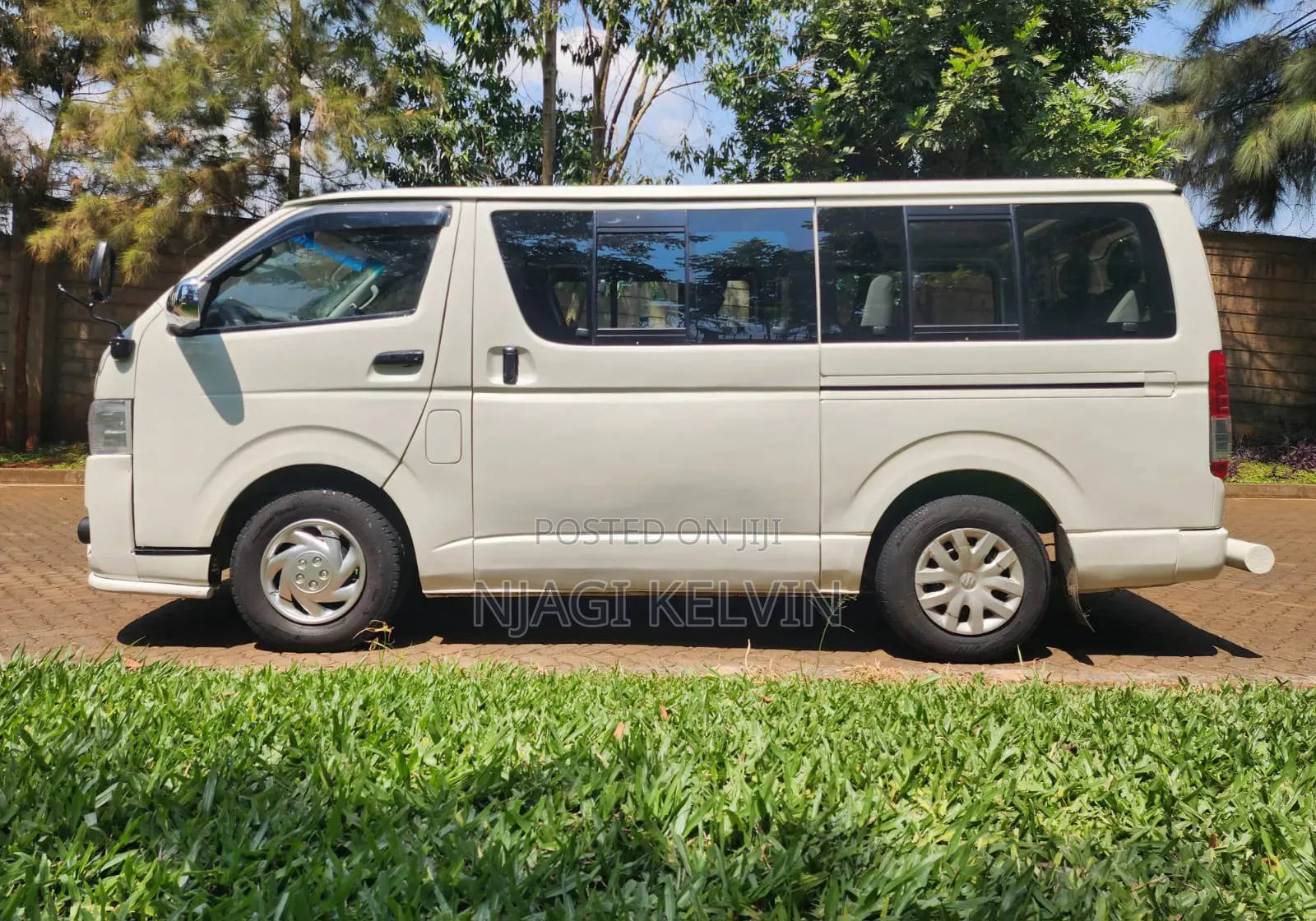 Toyota HiAce 2009 White