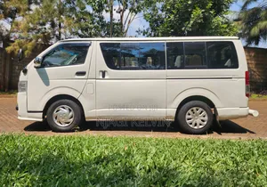 Toyota HiAce 2009 White