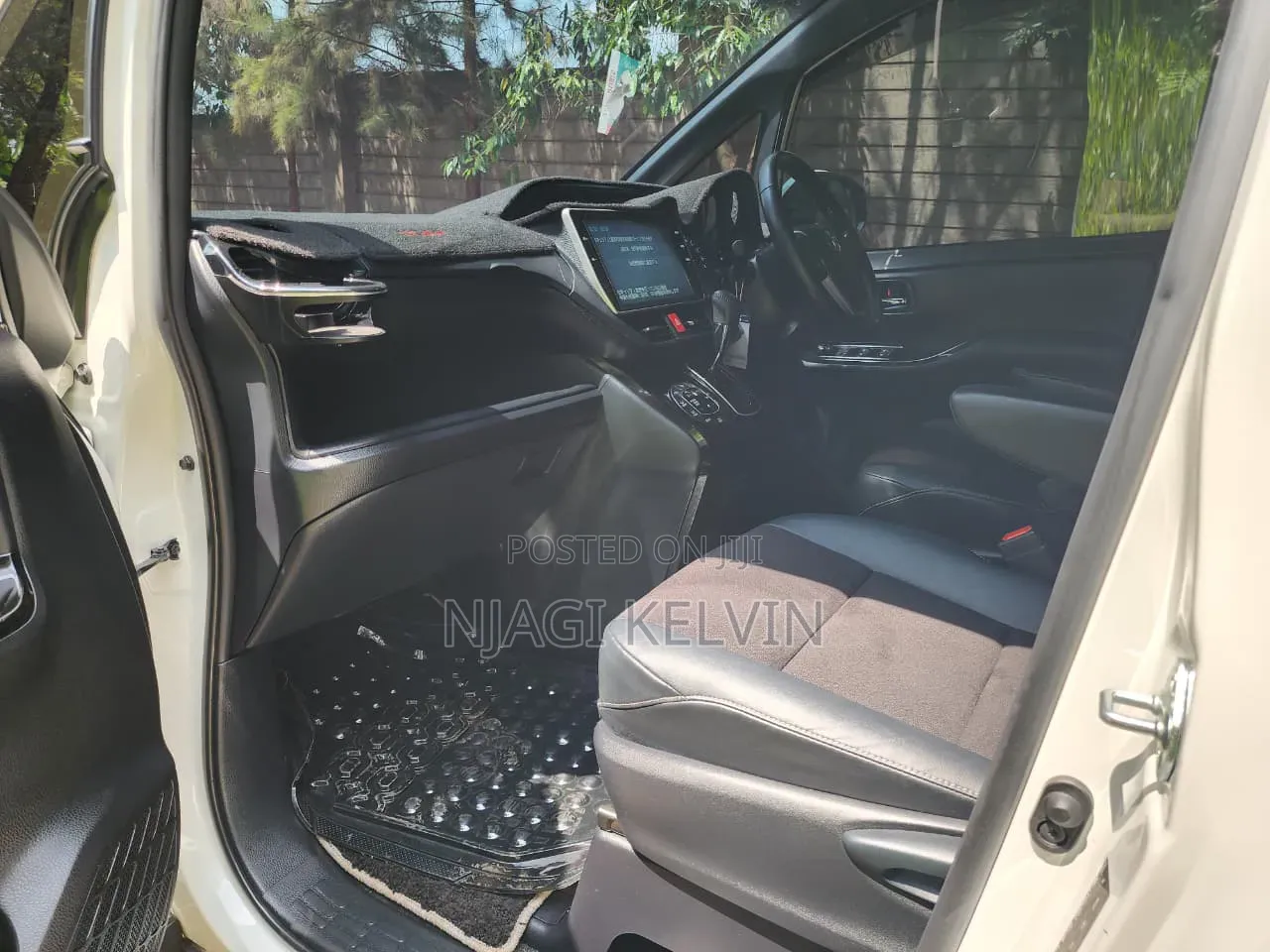 Toyota Noah 2018 White
