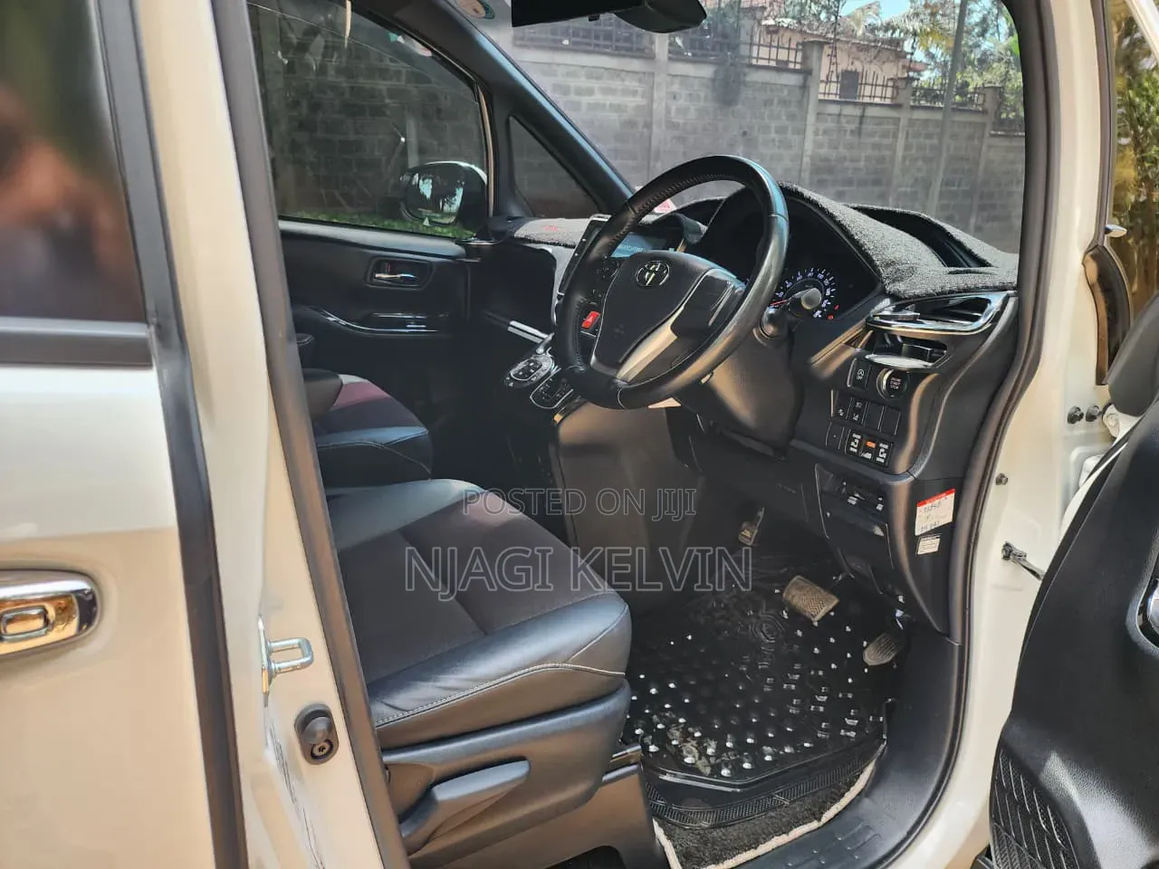 Toyota Noah 2018 White