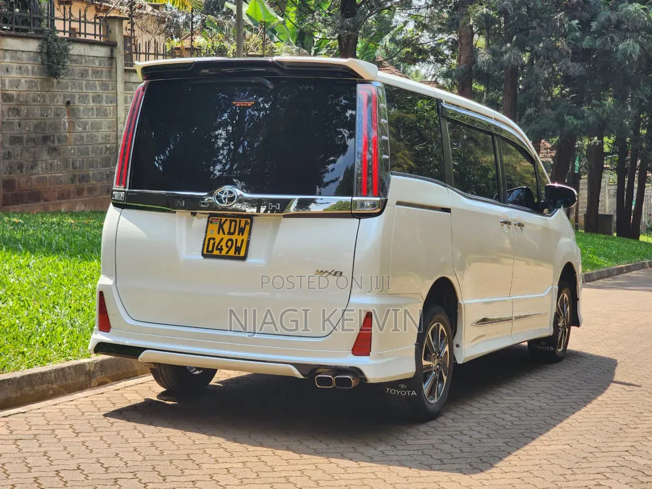 Toyota Noah 2018 White