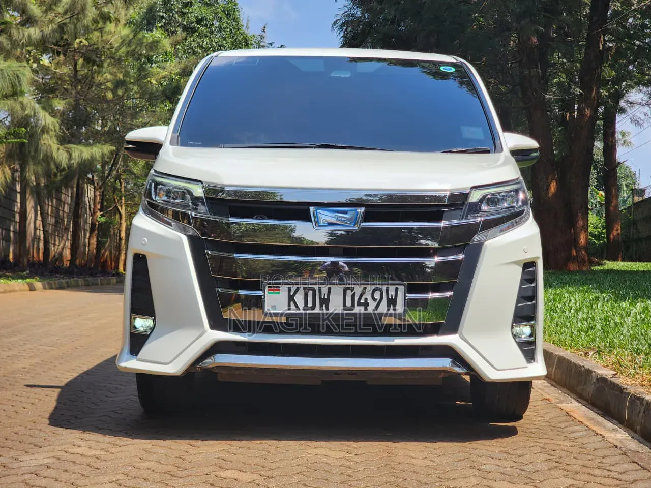 Toyota Noah 2018 White