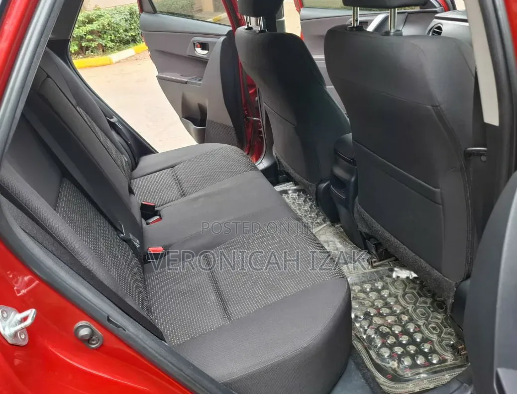 Toyota Auris 2013 Red