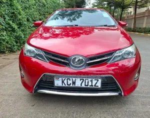 Toyota Auris 2013 Red