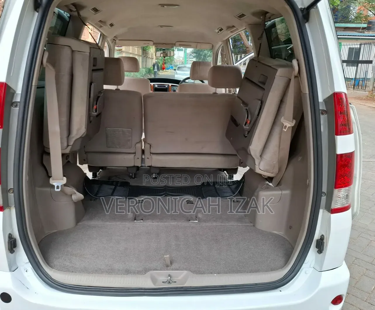 Toyota Noah 2006 White
