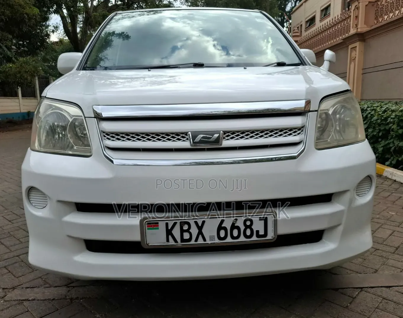 Toyota Noah 2006 White