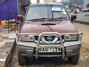 Nissan Terrano 2009 Maroon