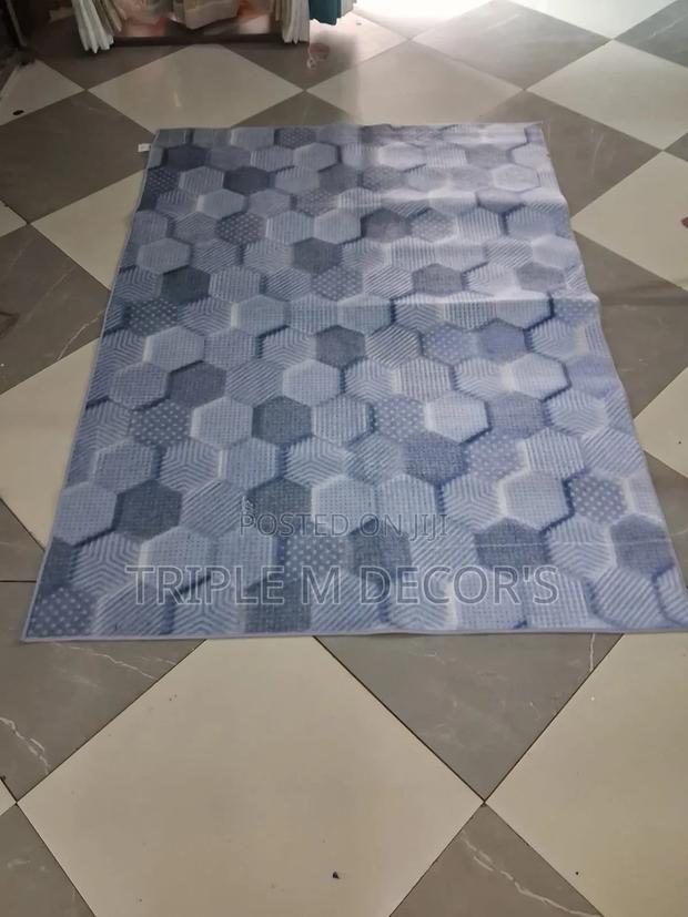 Elegant Carpet for Living Spaces - thumbnail 2