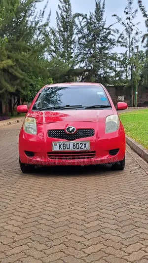 Toyota Vitz 2005 Red