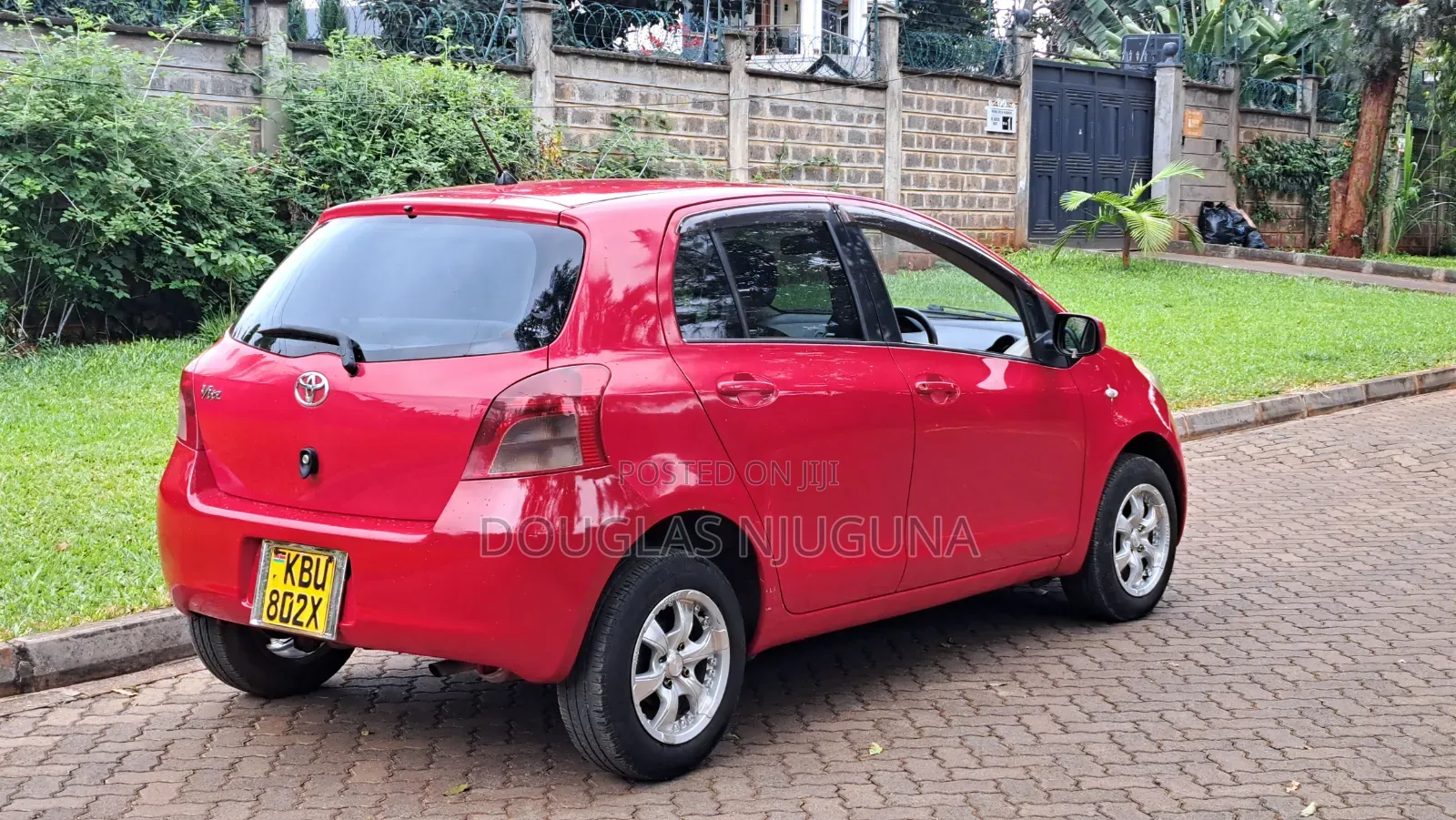 Toyota Vitz 2005 Red