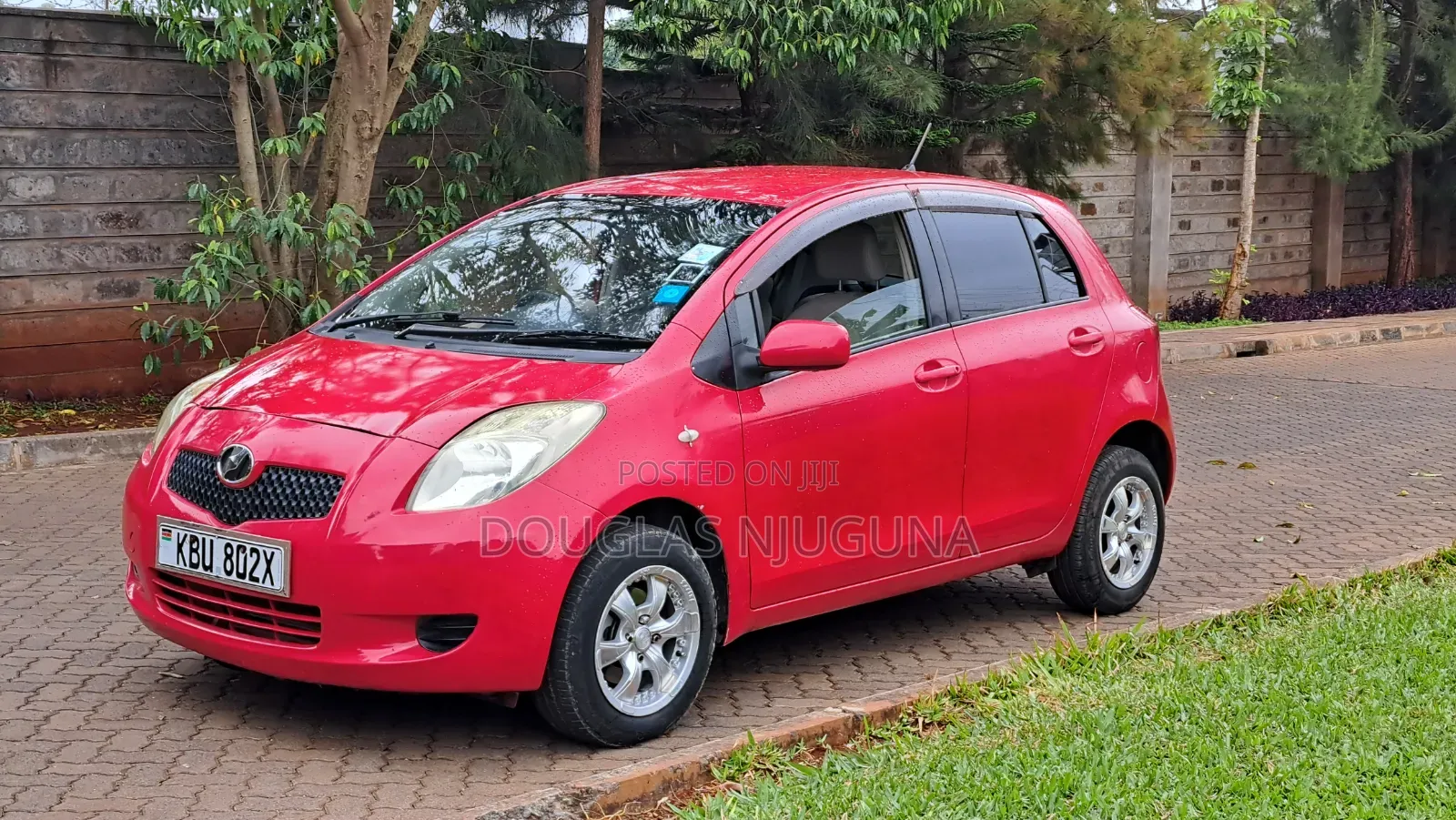 Toyota Vitz 2005 Red